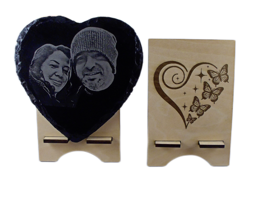 Schiefer-Herz-Gravur mit Holzaufsteller